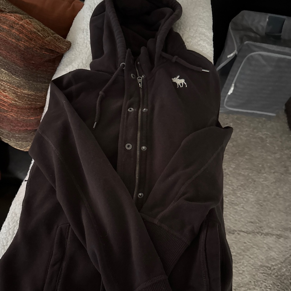 Hoodie bottom zipper with packets